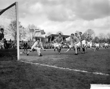 Hockey Nederland tegen Wales 3-0 te Amstelveen, Bestanddeelnr 911-1871 photo