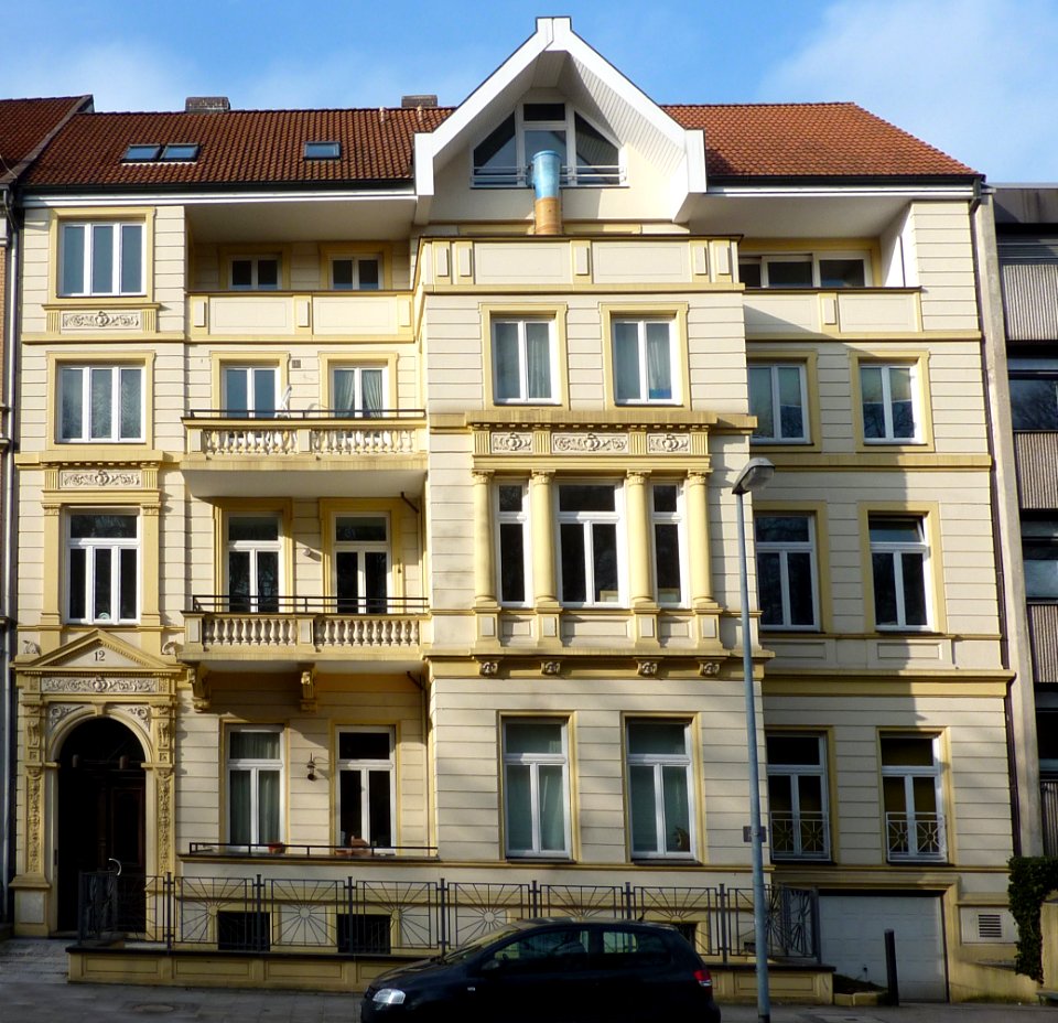 Hohenzollernstraße 12