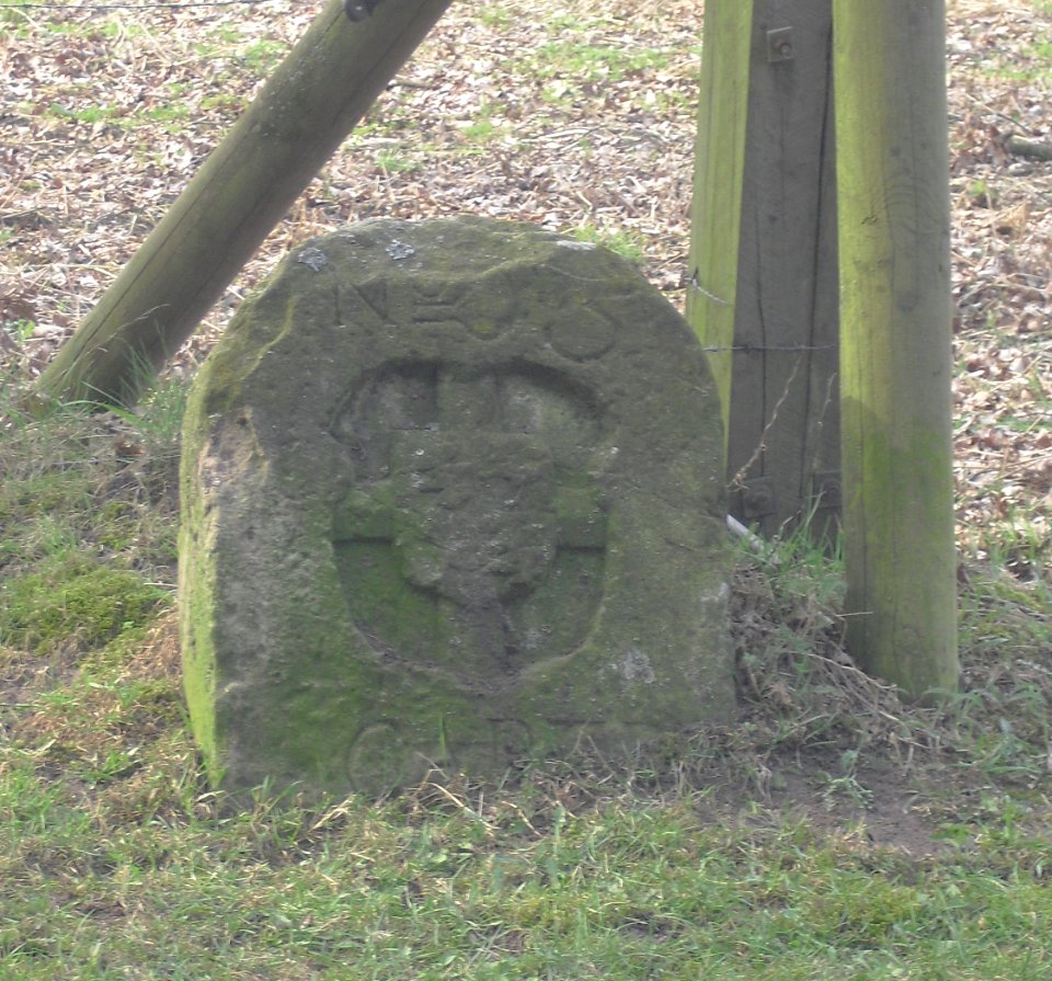 Hoevelhof-Grenzstein 53-Paderborner Seite