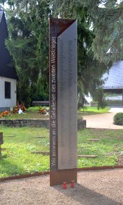 Hofheim, Waldfriedhof, Gefallenendenkmal, Säule 4