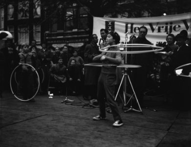 Hoeplahoepkampioenschap van Amsterdam, kampioene Hellen Gabits, Bestanddeelnr 909-9606