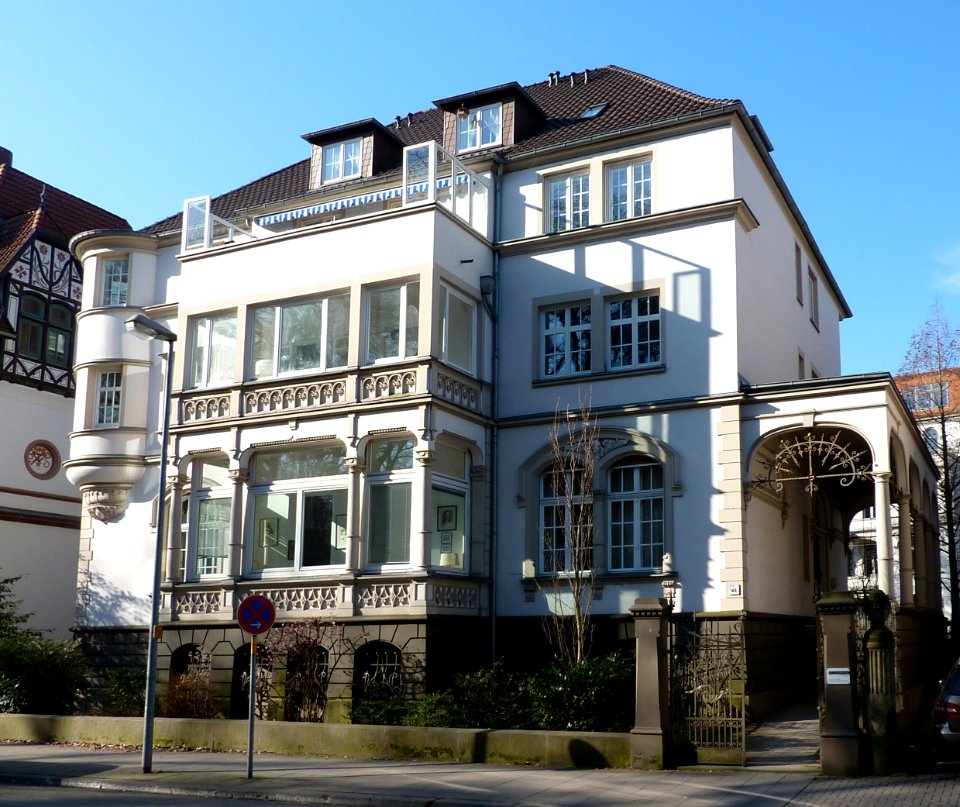 Hohenzollernstraße 44