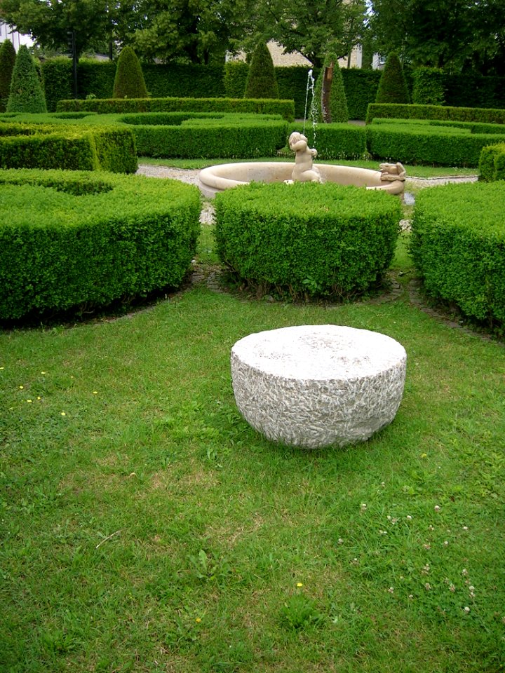 Hofgarten Eichstätt -kleiner Brunnen Ost (3)