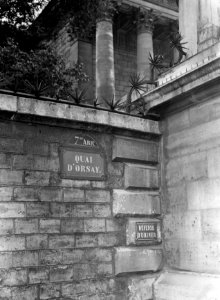 Hoekje van de Quai d'Orsay bij de Chambre des Deputés waar niet geplast mag word, Bestanddeelnr 191-0398