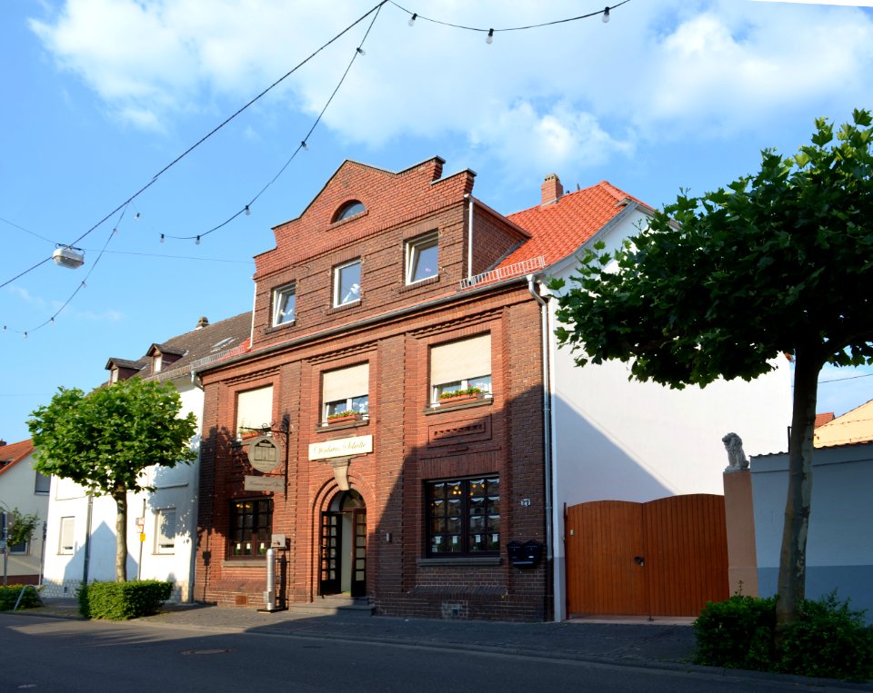 Hochheim, Weiherstraße 27