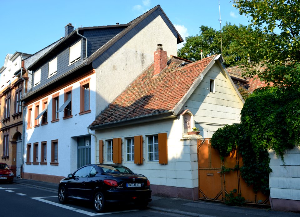 Hochheim, Wilhelmstraße 1