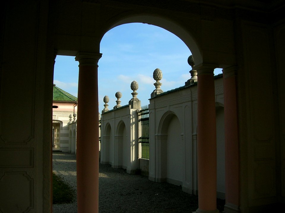 Hofgarten Eichstätt -Pavillon West -Blick auf Südmauer