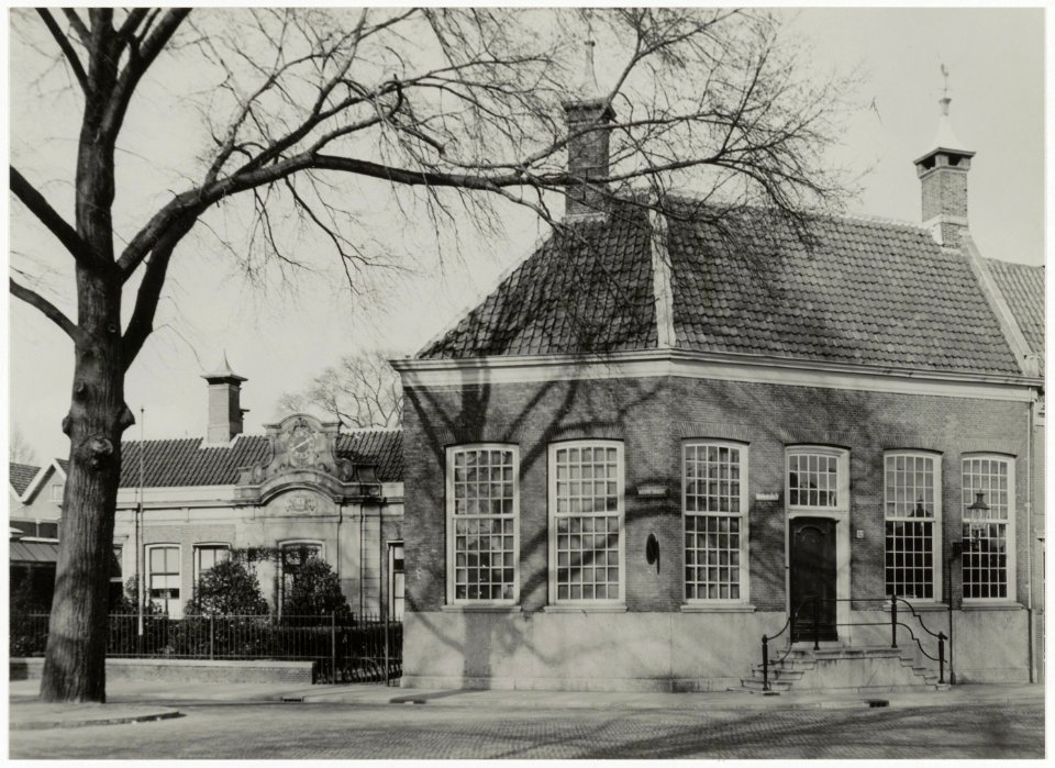 Hofje van Noblet, Hooimarkt 32 Nieuwe Gracht 2, NL-HlmNHA 54004689