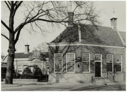 Hofje van Noblet, Hooimarkt 32 Nieuwe Gracht 2, NL-HlmNHA 54004689