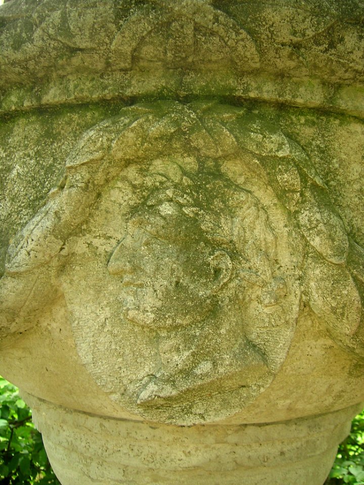 Hofgarten Eichstätt -Steinvase O Relief N 1