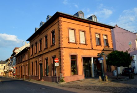 Hochheim, Frankfurter Straße 1