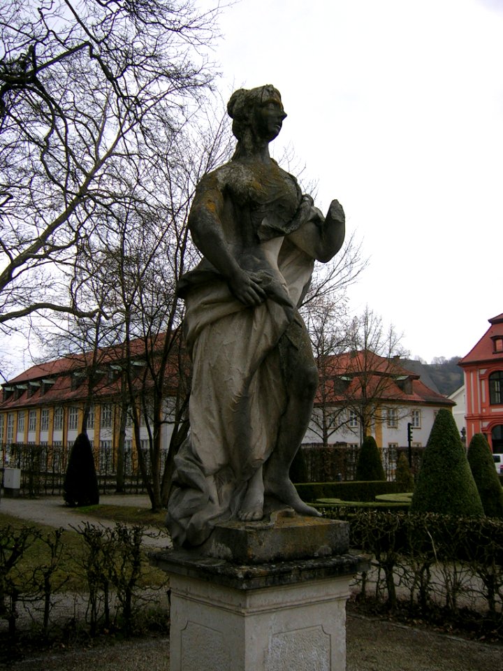 Hofgarten Eichstätt -Statue NW (4)