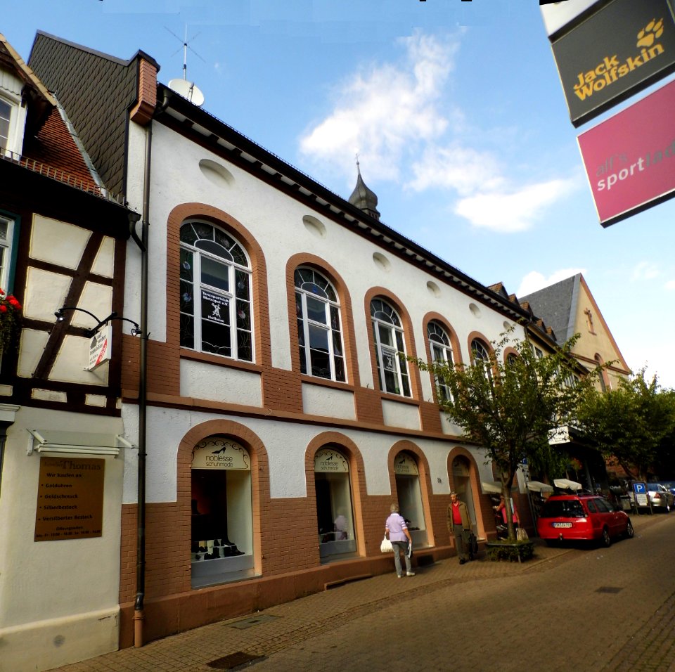Hofheim, Hauptstraße 38, rechte Seite
