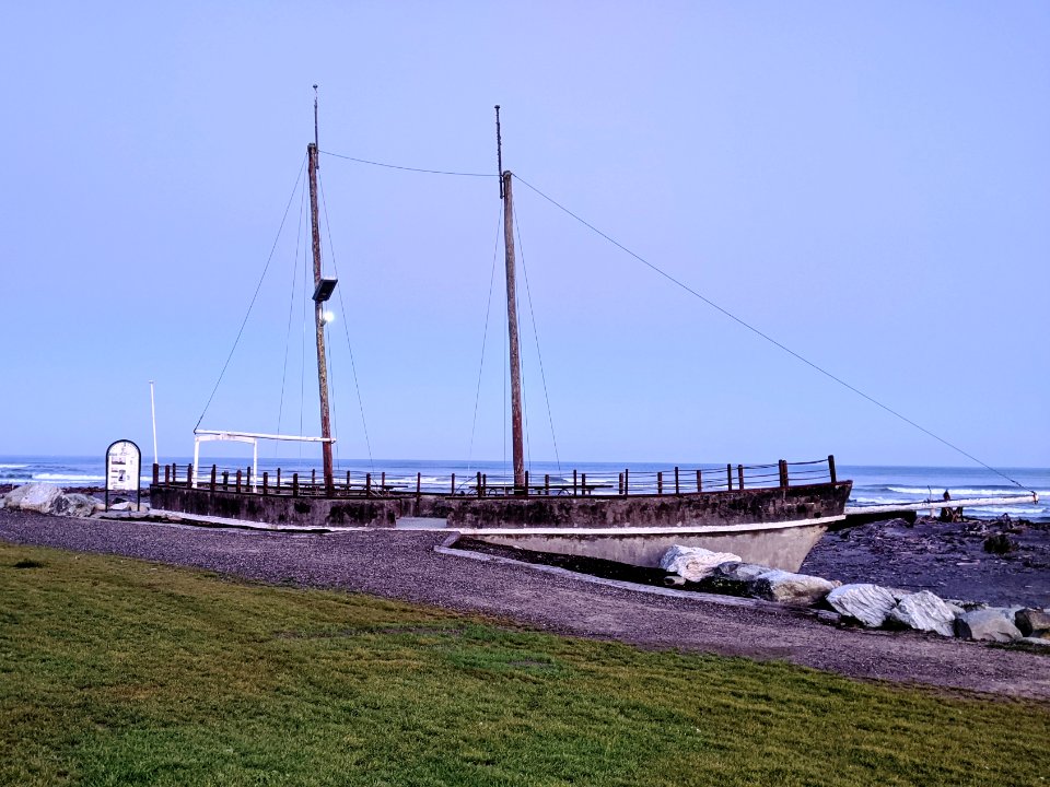 Hokitika Shipwreck Memorial2