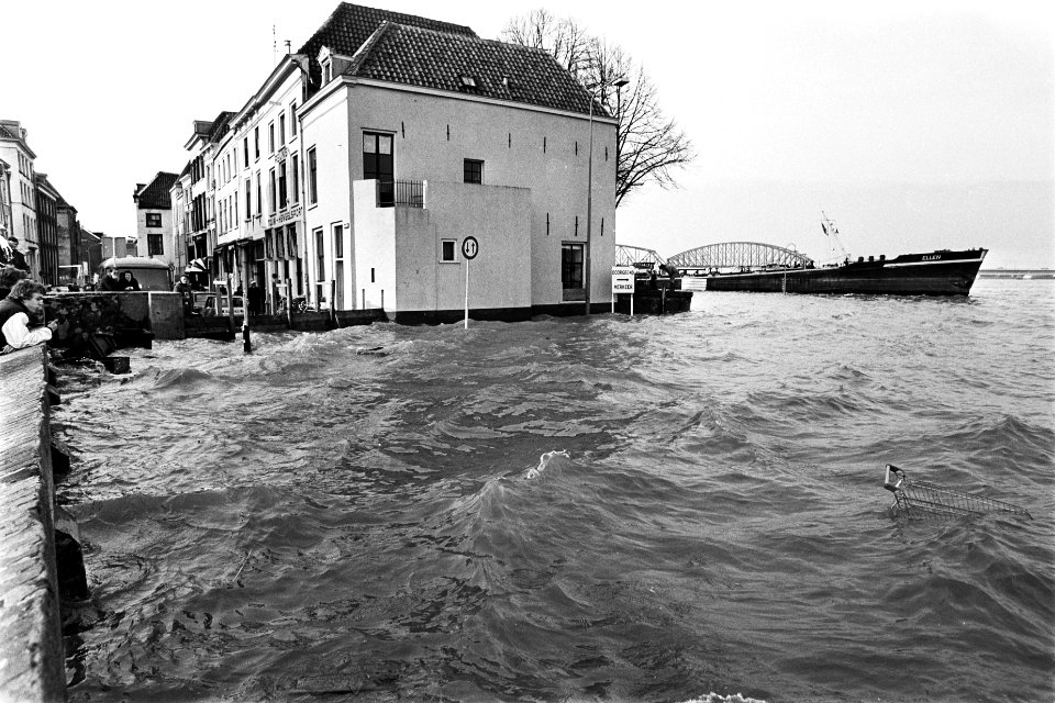 Hoge waterstand grote rivieren diversen, Bestanddeelnr 930-6640