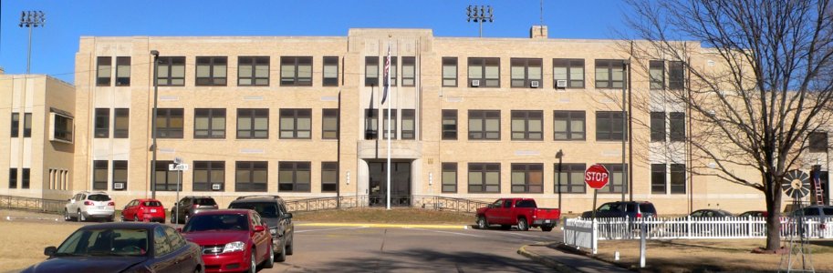 Hoisington, Kansas HS from S 1