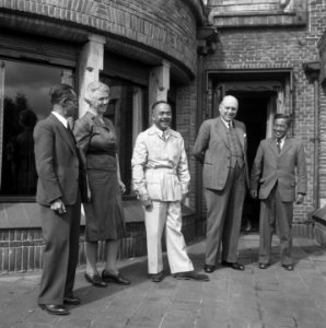Hoge Veluwe (Conferentie Nederland Nederlands Indie ) ( Prof. Schermerhorn en In, Bestanddeelnr 901-6538