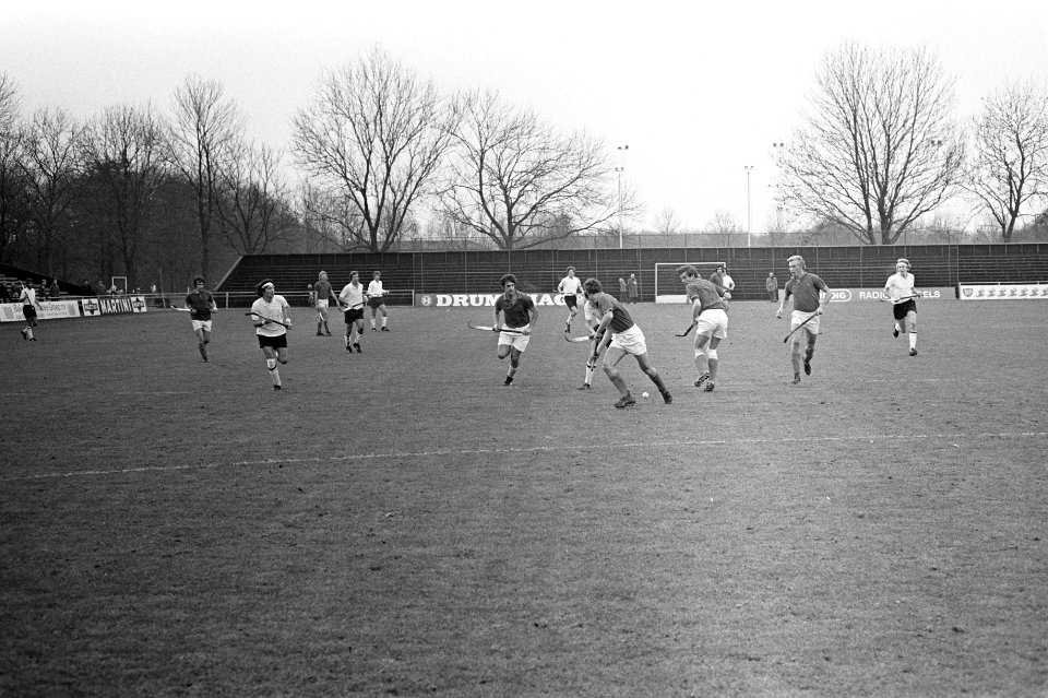 Hockey, Amsterdam tegen Kampong, aanval Amsterdam, Bestanddeelnr 926-0356