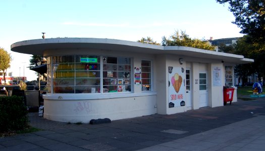 Hotspot Café (Former Tram Shelter and Public Toilets), Old Steine, Brighton (NHLE Code 1380683) (September 2018) (2)