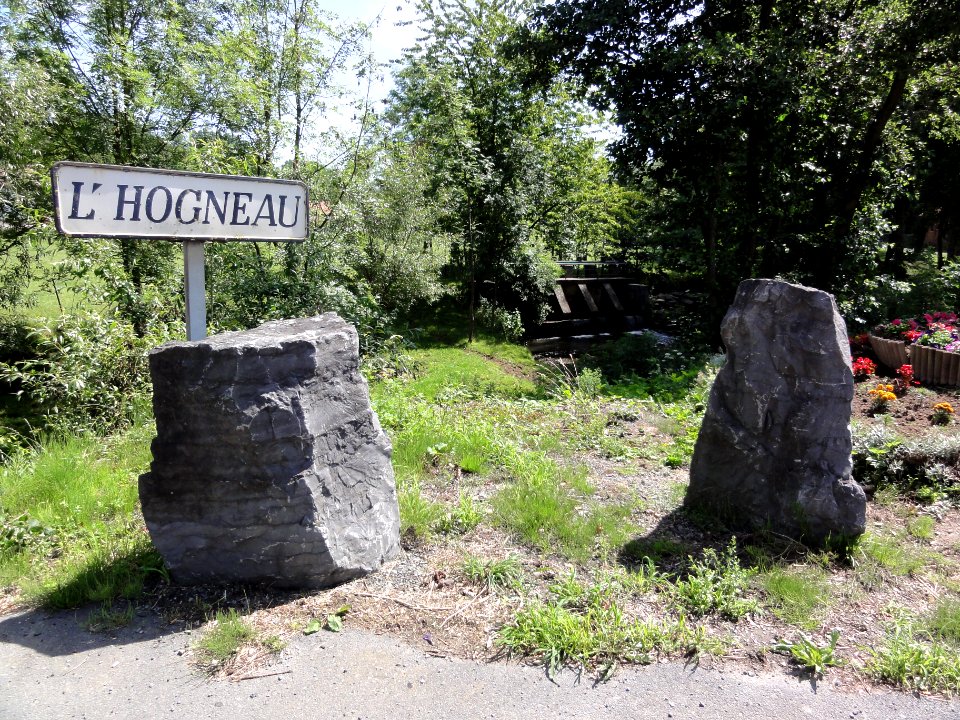 Houdain-lez-Bavay (Nord, Fr) l'Hogneau (panneau)