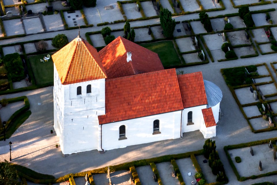 Hofterups kyrka–flygbild 06 september 2014-2