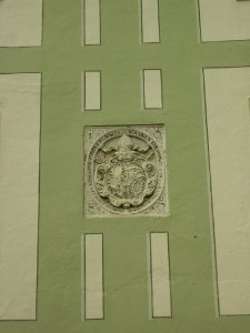 Hofmühl Eichstätt -Ostflügel Giebelbau Wappenstein 1686