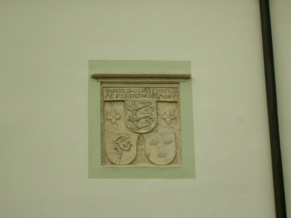 Hofmühl Eichstätt -Ostflügel Langtrakt Wappenstein 1515
