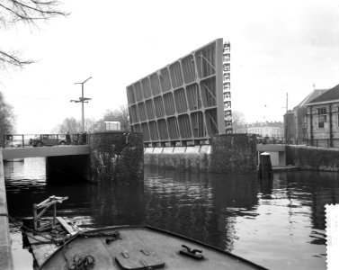 Hortusbrug voor de opening gereed, Bestanddeelnr 911-8043