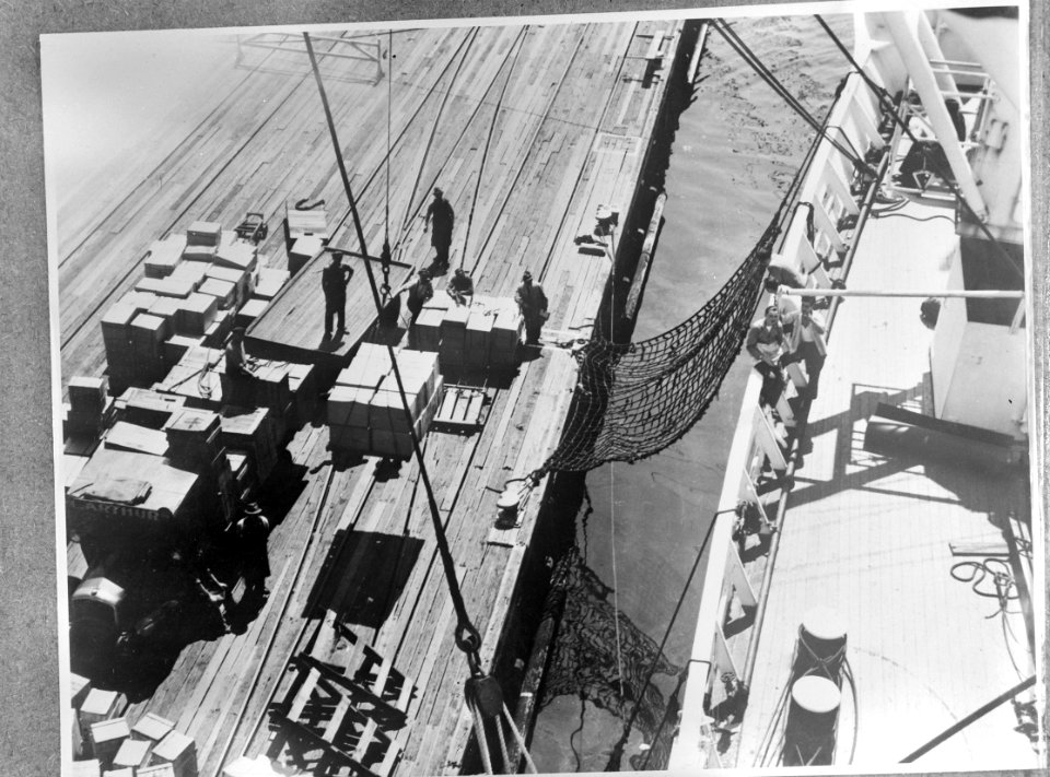 Hospitaalschip Oranje verlaat Melbourne voor een hulpmissie naar Batavia. Hulp, Bestanddeelnr 901-2215