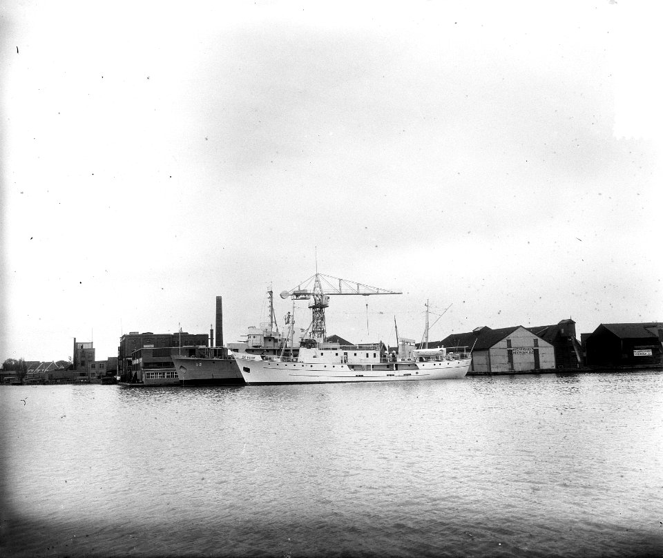 Hospitaalkerkschip De Hoop bijna gereed bij de Zaanlandse Scheepsbouw Zaandam, Bestanddeelnr 907-2016