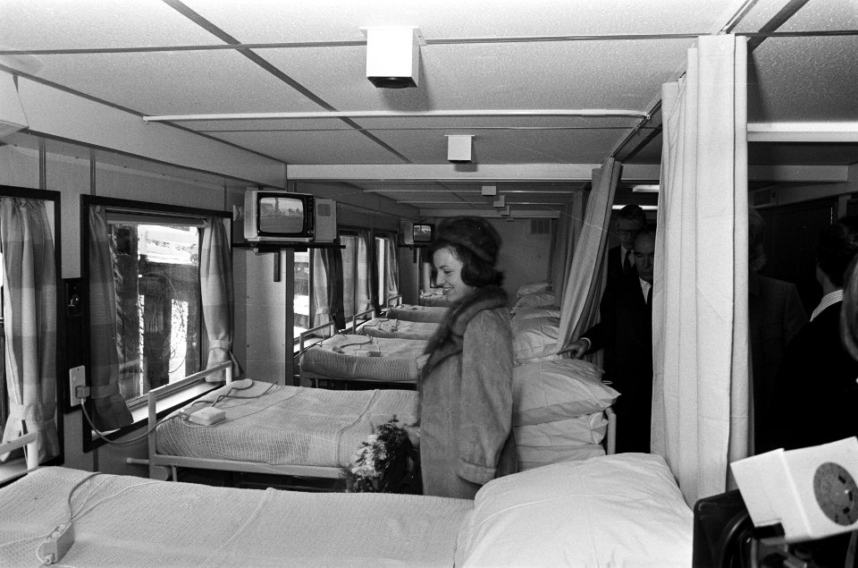 Hospitaalschip Henri Dunant gedoopt door prinses Margriet in Rotterdam, Bestanddeelnr 926-2416