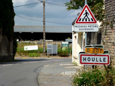 Houlle (Pas-de-Calais) city limit sign