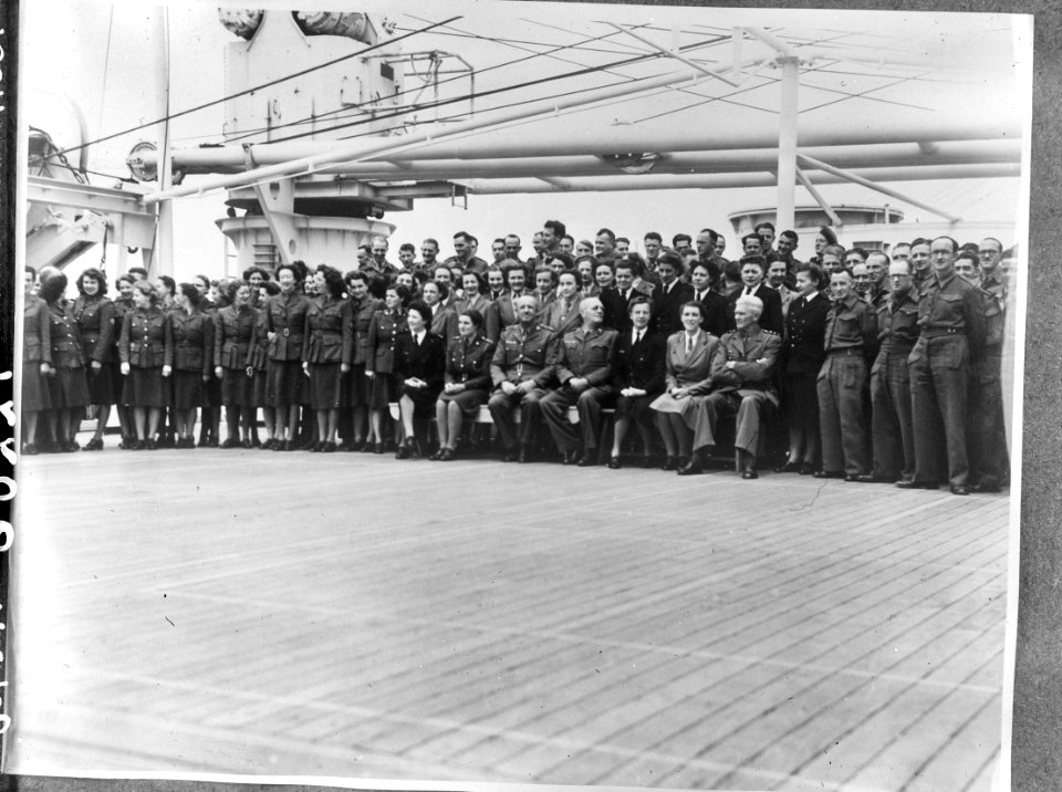 Hospitaalschip Oranje verlaat Melbourne voor een hulpmissie naar Batavia, Bestanddeelnr 901-2206