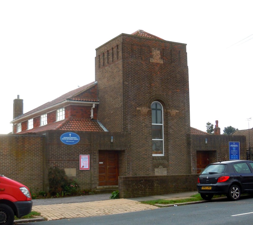 Hounsom Memorial URC Church, Nevill Avenue, Hangleton (October 2014) (2)