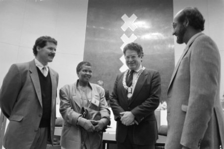 Hoorzitting over ontvoeringen in Zuid Afrika in Amsterdamse stadhuis, Bestanddeelnr 934-3767