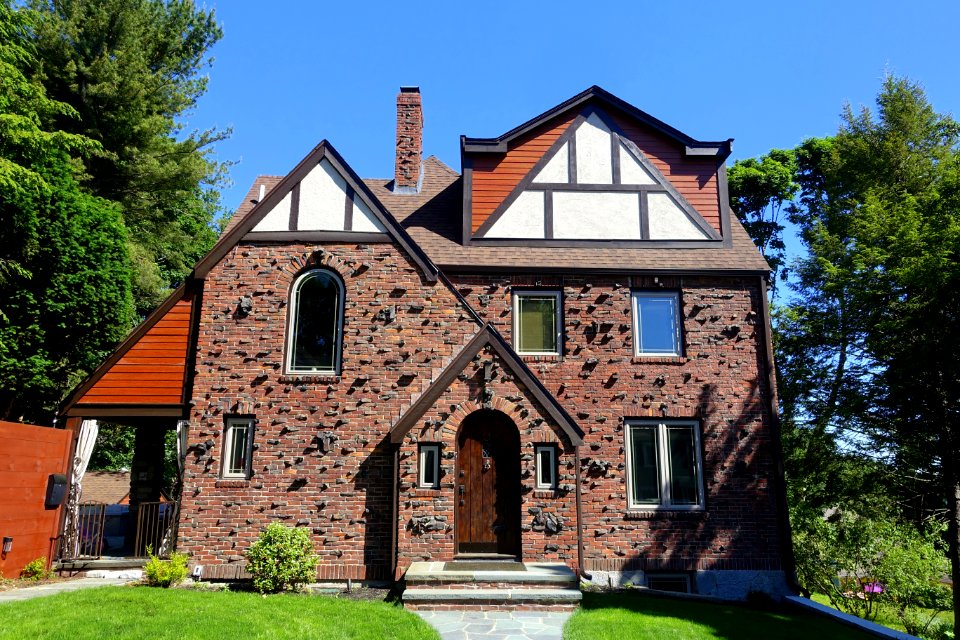 House - Arlington, MA - DSC02340