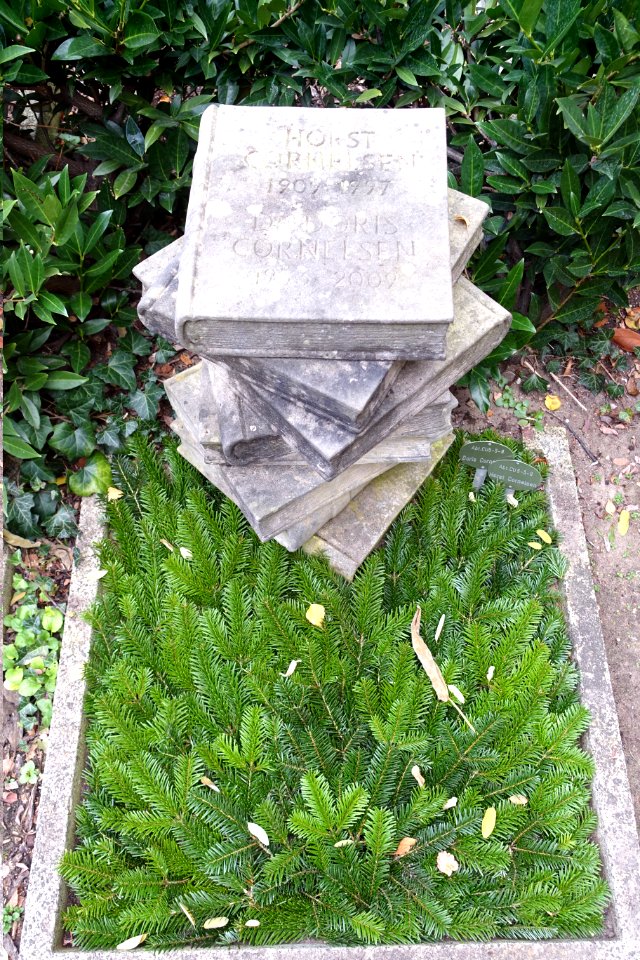 Horst Cornelsen - Dorotheenstädtischer Friedhof - Berlin, Germany - DSC00324
