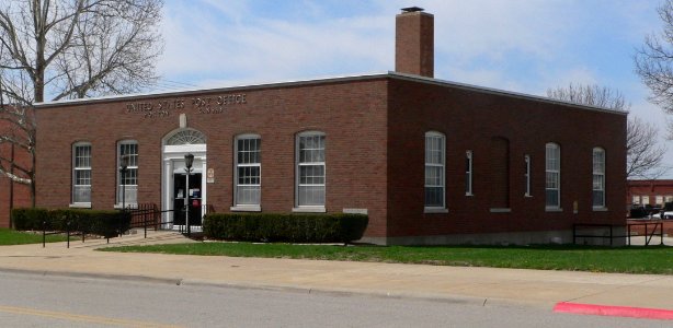 Horton, KS post office from NE 1