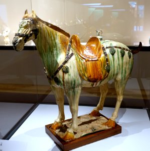 Horse figure, China, Tang dynasty, 8th century AD, three-color glaze, view 1 - Matsuoka Museum of Art - Tokyo, Japan - DSC07378