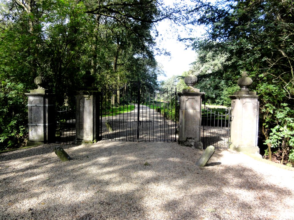Horssen (Druten) Rijksmonument 22642 Huis te Horssen (poort park)