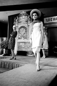 Horlogemode 1963, in Hilton Hotel, Bestanddeelnr 915-0723