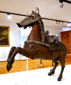 Horse armor with saddle, perhaps from Braunschweig, 1542 AD, iron, leather, wood - Braunschweigisches Landesmuseum - DSC04630