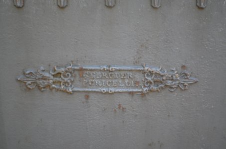 Hornberg, Gusseiserner Brunnen, Schild Gebrüder Puricelli
