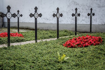 Mourning graves last calm
