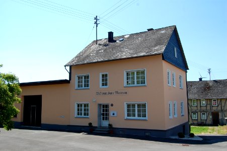 Horn02