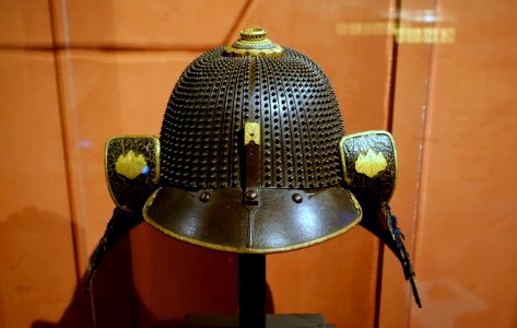 Hoshibachi kabuto (riveted helmet) with crest of the Matsudaira clan, Japan, mid Edo period, 1700s AD, iron, lacing, gold, lacquer, leather - The Ann and Gabriel Barbier-Mueller Museum - DSC05574