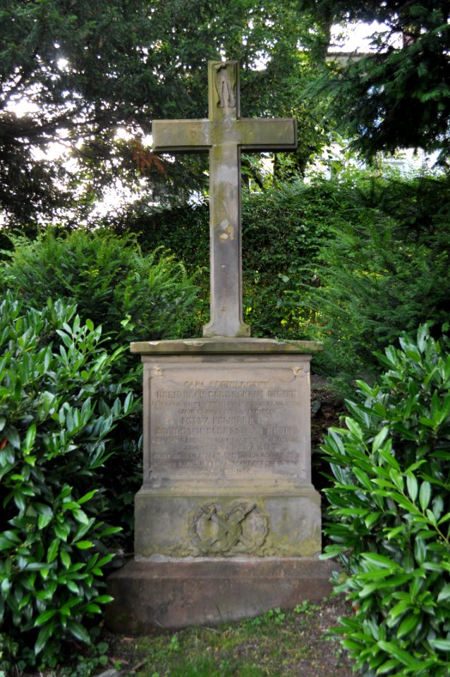 Hornau, Grab von Carl von Breidbach-Bürresheim (1826-1859) und Franz von Breidbach-Bürresheim (1838-1859)