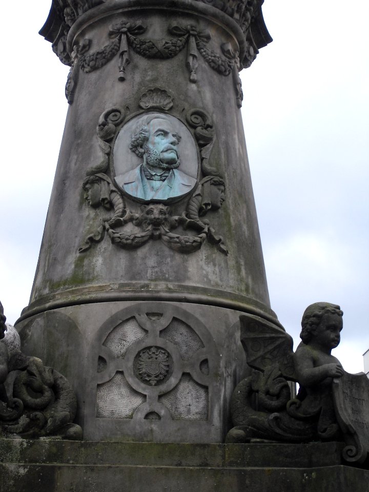 Horn-Franz Hausmann Denkmal-2