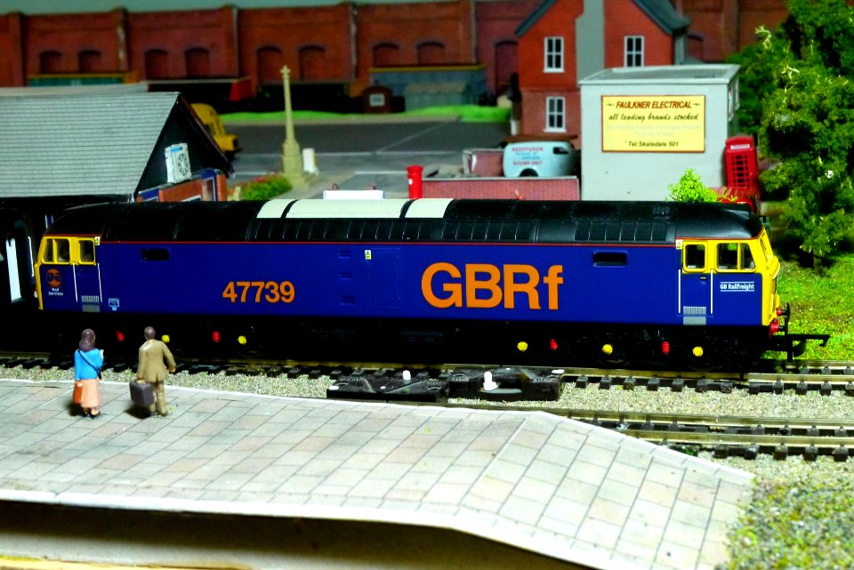 Hornby Model Railways R3906 Class 47