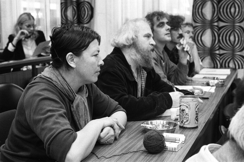 Hoorzitting over het Beeldende Kunstbeleid door de Kamercommissies kunstenaars , Bestanddeelnr 932-7142